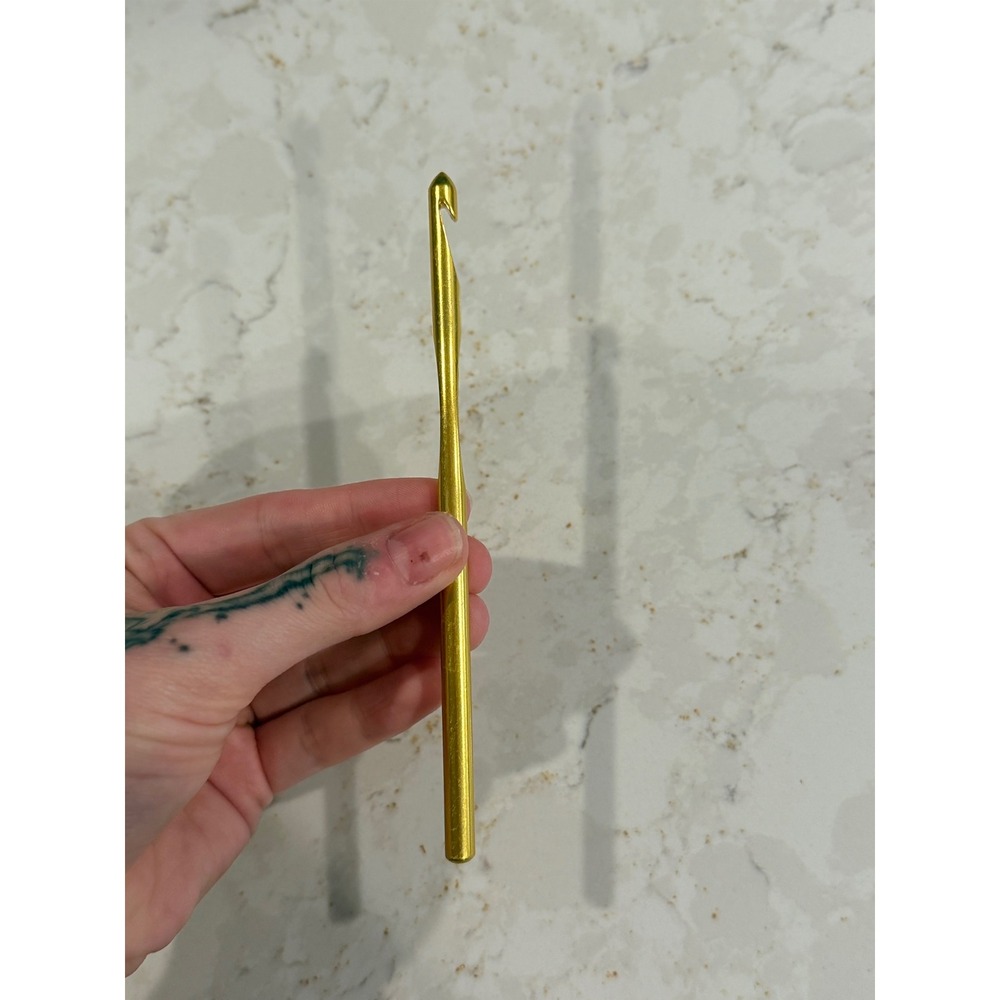 Susan Bates Silvalume Gold Aluminum Crochet‎ Hook US J10 6.00mm 12106